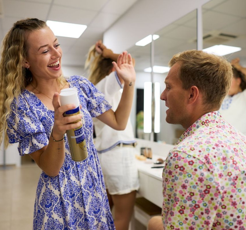 2025-06_HR-IP_Backstage_Haare_857x800.jpg  