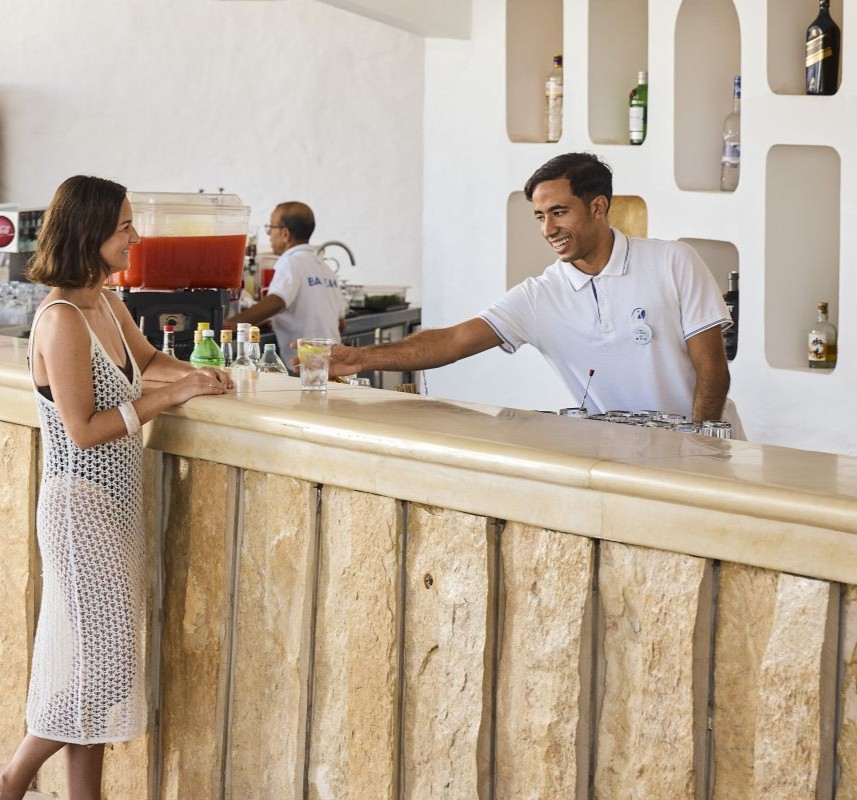 RCDB_Poolbar_16238_WOL_857x800.jpg