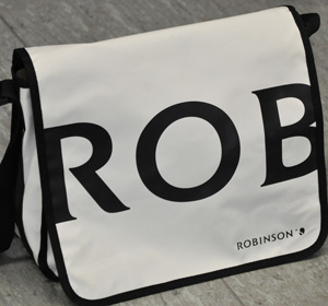 Weiße Umhängetasche von ROBINSON.